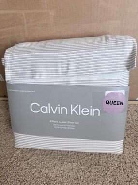 Calvin Klein White and Light Gray Striped Queen Sheet Set